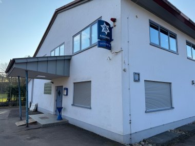 L'extérieur du restaurant de la salle municipale